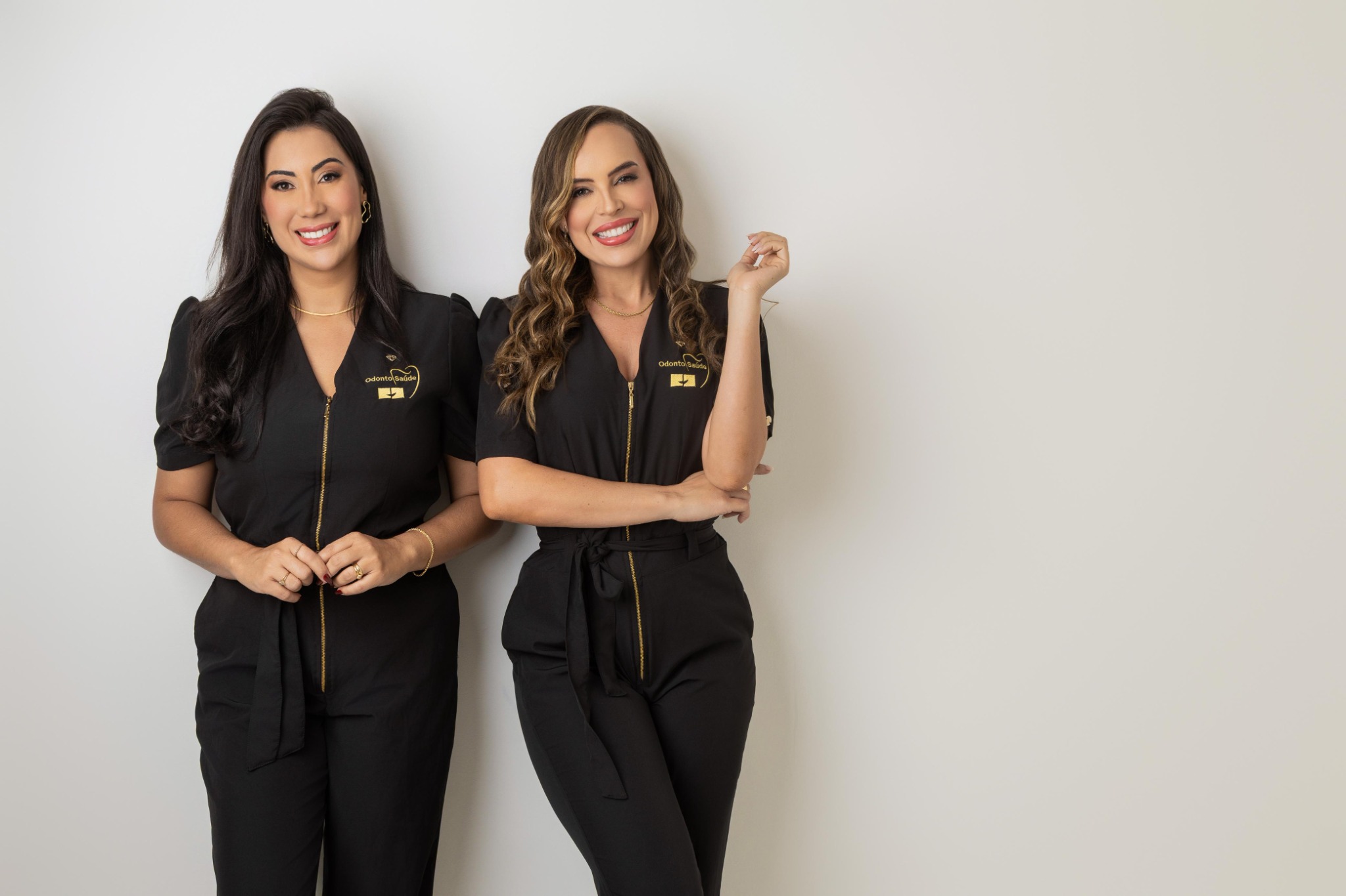 Dra. Kellen Caldas e Kelly Alves, da Clínica Odonto Saúde